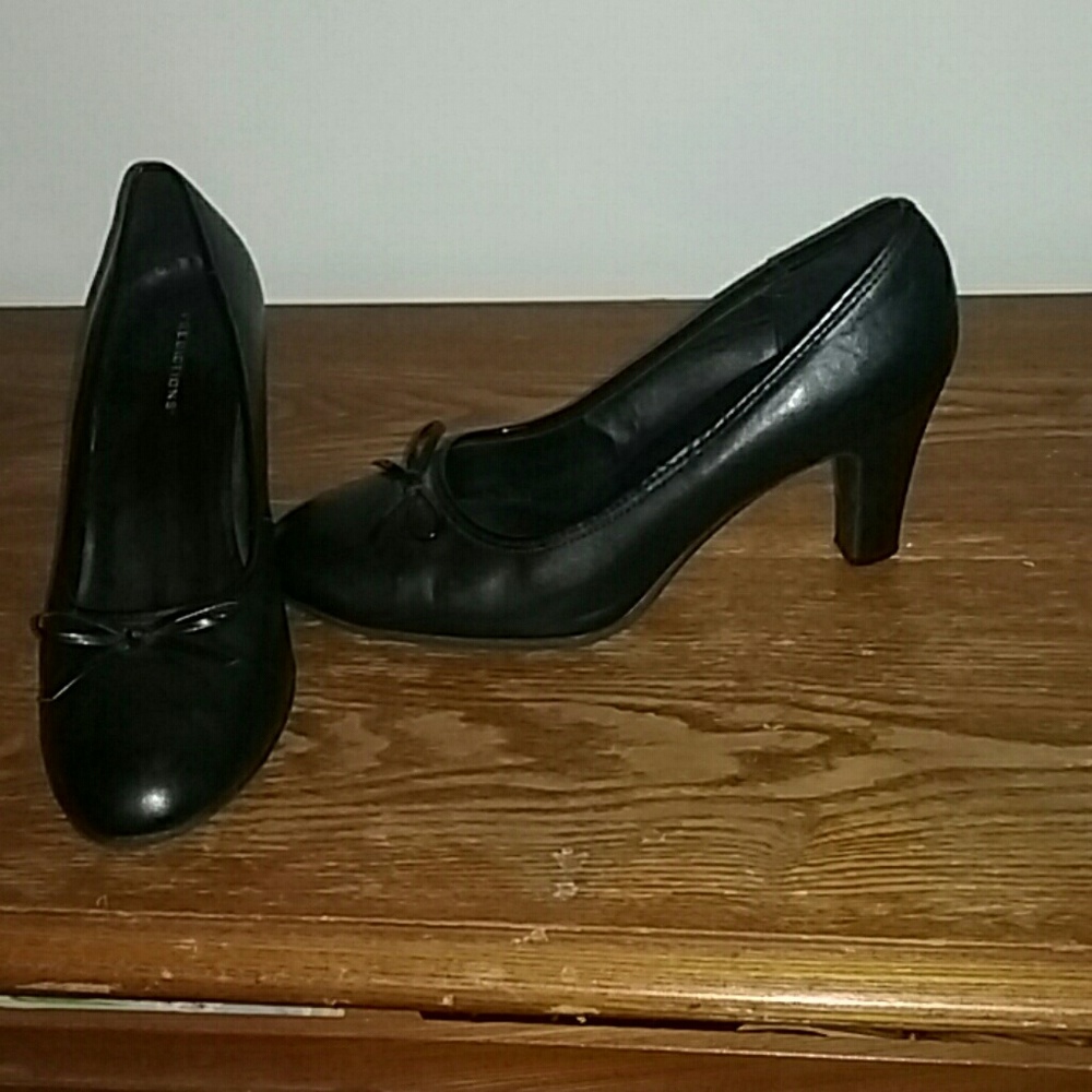 Womens black heels
